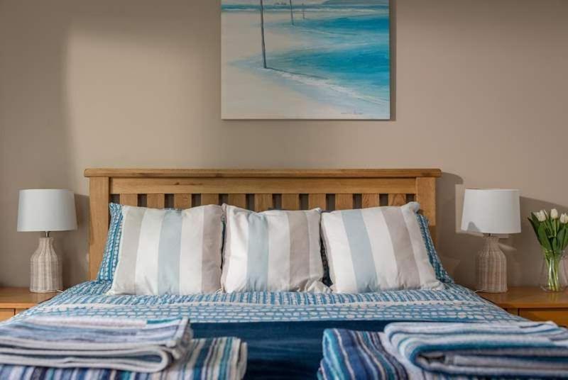 Cosy Beachfront Retreat With Stunning Sea Views & Free Access To A Local Indoor Pool Talland Buitenkant foto